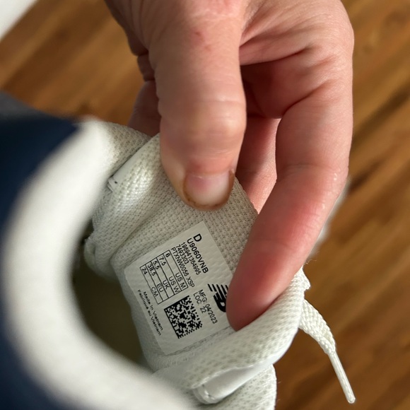 New Balance 9060 - Picture 3 of 3